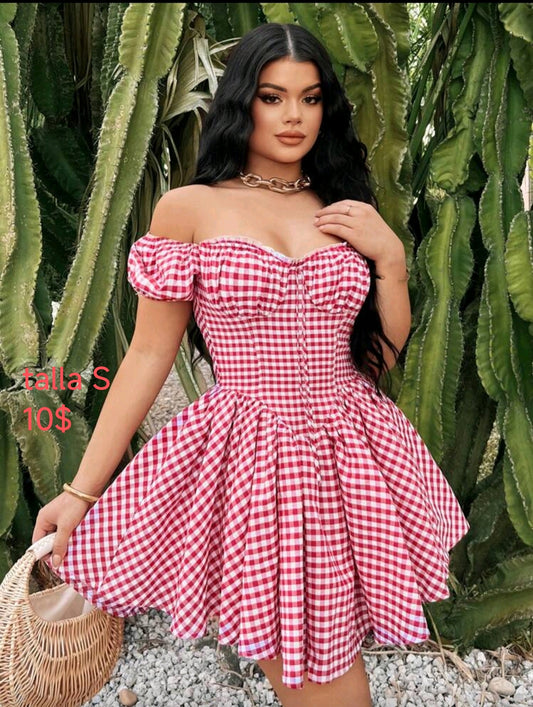 Vestido cuadrado rojo